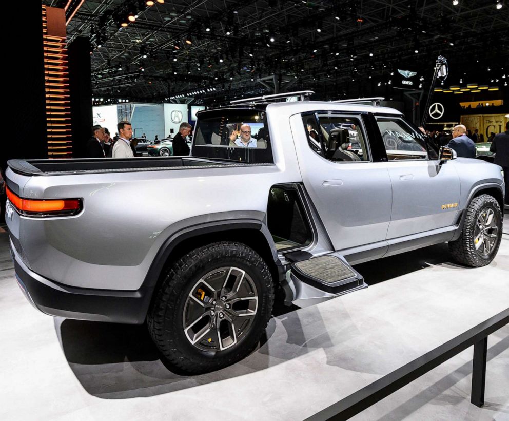PHOTO: Rivian R1T seen at the New York International Auto Show at the Jacob K. Javits Convention Center in N.Y., April 17, 2019.