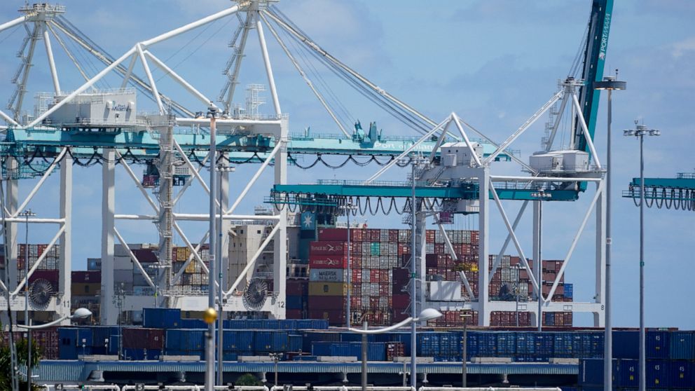 US trade deficit hits record $75.7 billion in June