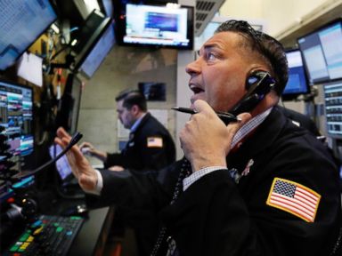 Markets Right Now: Boeing, Apple lead gains for stocks