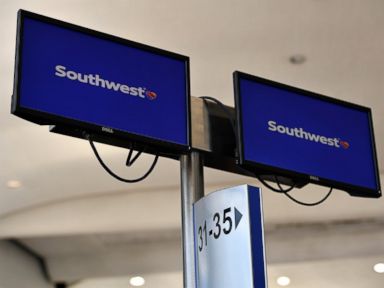 Southwest 4Q profit falls, federal shutdown hurts revenue