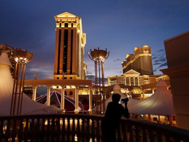 Billionaire Icahn wants Caesars Entertainment to sell itself