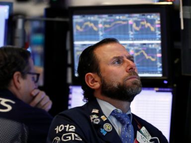 Global stocks sustain rally as US-China trade talks wrap up