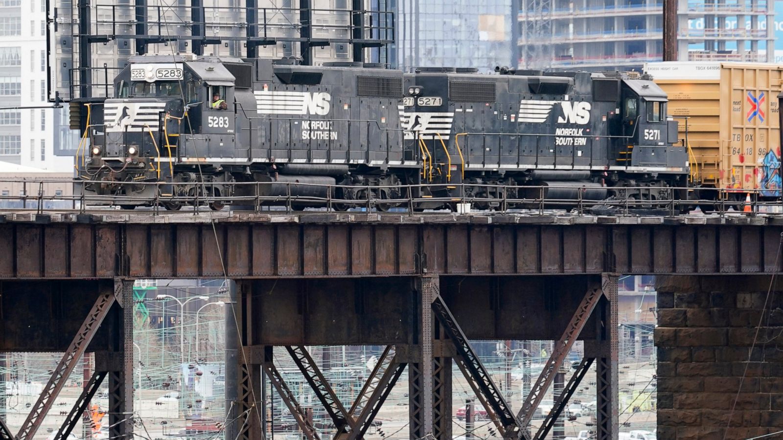 Norfolk Southern Railroad Names New Ceo To Take Over In May Abc News