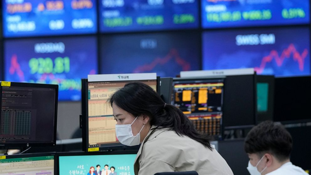 Asian shares sink as China says 1Q growth at 4.8%