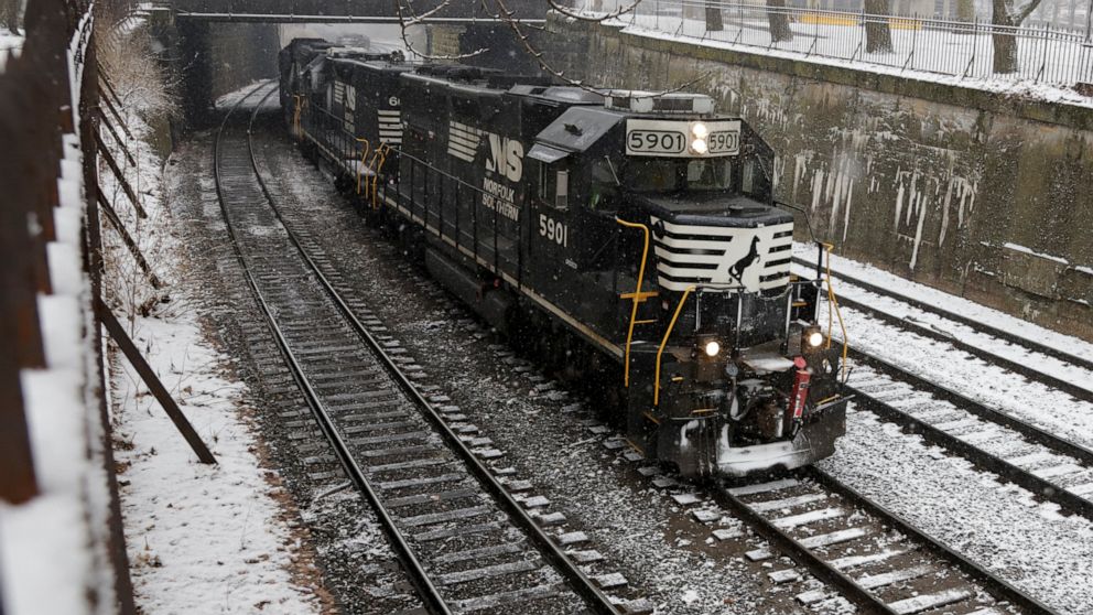 Norfolk Southern Railroad Hauls In 23 More Profit Abc News