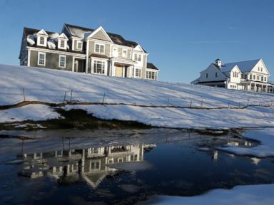 US housing starts plummeted 11.2 percent in December