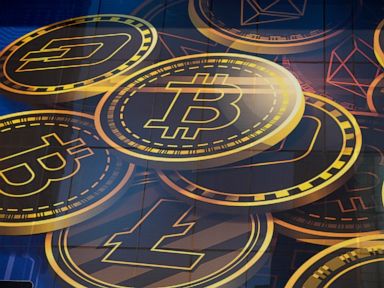 Bitcoin plunges as major crypto lender halts operations thumbnail
