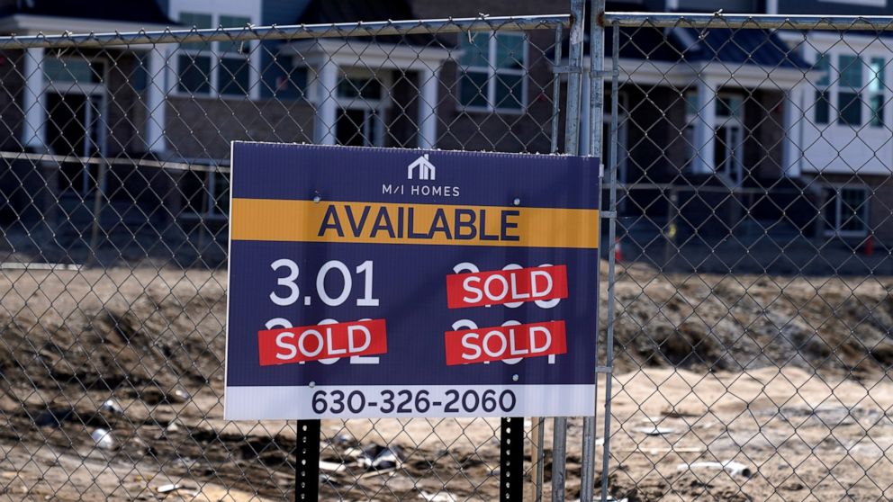 US mortgage rates fall for 4th week; 30-year dips to 2.94%