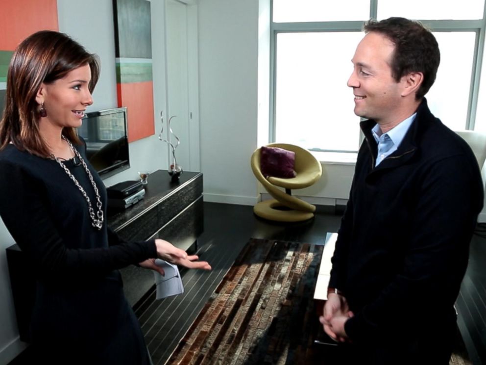 PHOTO: Zillow CEO Spencer Rascoff shares real estate tips with ABC News chief business and economics correspondent Rebecca Jarvis.