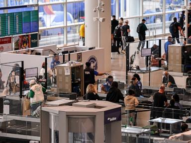 Major US airlines warn demand is slowing