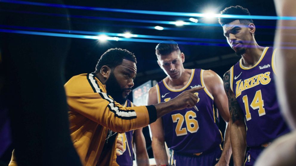 PHOTO: Black-ish star Anthony Anderson and Lakes guard Danny Green on set for Budweiser's "Drink Wiser" campaign.