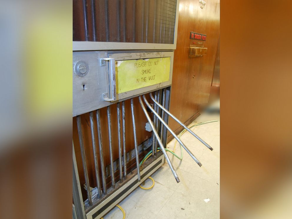 PHOTO: This is a an undated image made available on Wednesday April 22, 2015 by the Metropolitan Police of a security door at the Hatton Garden Safe Deposit company in London.