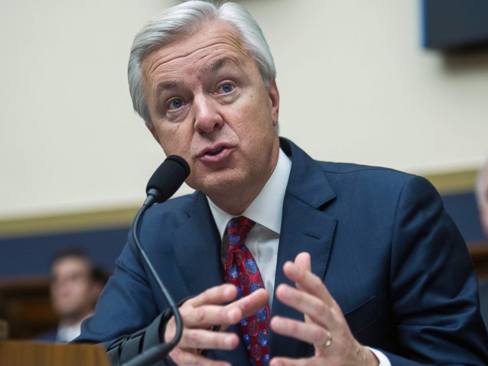 PHOTO: Wells Fargo CEO John Stumpf testifies on Capitol Hill in Washington, Sept. 29, 2016, before the House Financial Services Committee.