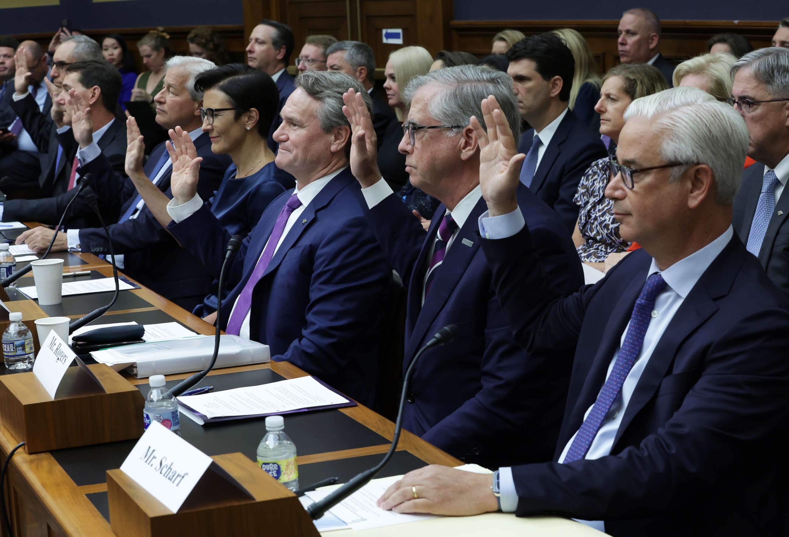 PHOTO: Big bank CEOs are sworn in during a hearing before the House Committee on Financial Services at Rayburn House Office Building on Capitol Hill, on Sept. 21, 2022, in Washington, D.C.