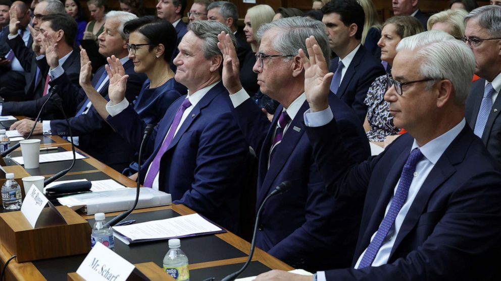 PHOTO: Big bank CEOs are sworn in during a hearing before the House Committee on Financial Services at Rayburn House Office Building on Capitol Hill, on Sept. 21, 2022, in Washington, D.C.