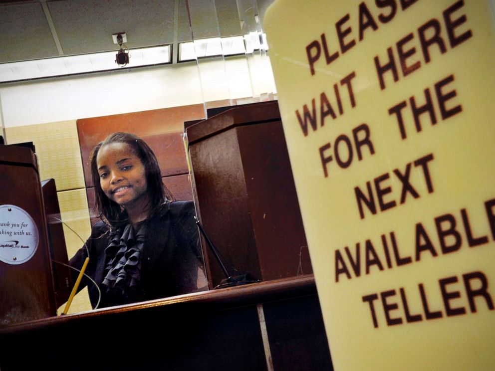 PHOTO: Nina Smith is trained to be a bank teller in Lanham, Md., Aug. 11, 2011.