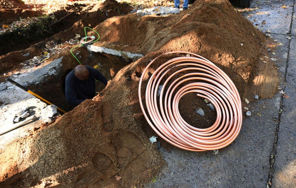 PHOTO: New water lines are installed at a home along Ogden Avenue in Benton Harbor, Mich., Nov. 8, 2021.