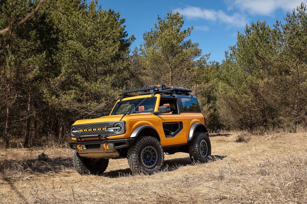 PHOTO: Ford's seven-speed manual transmission makes its debut on the new Bronco.