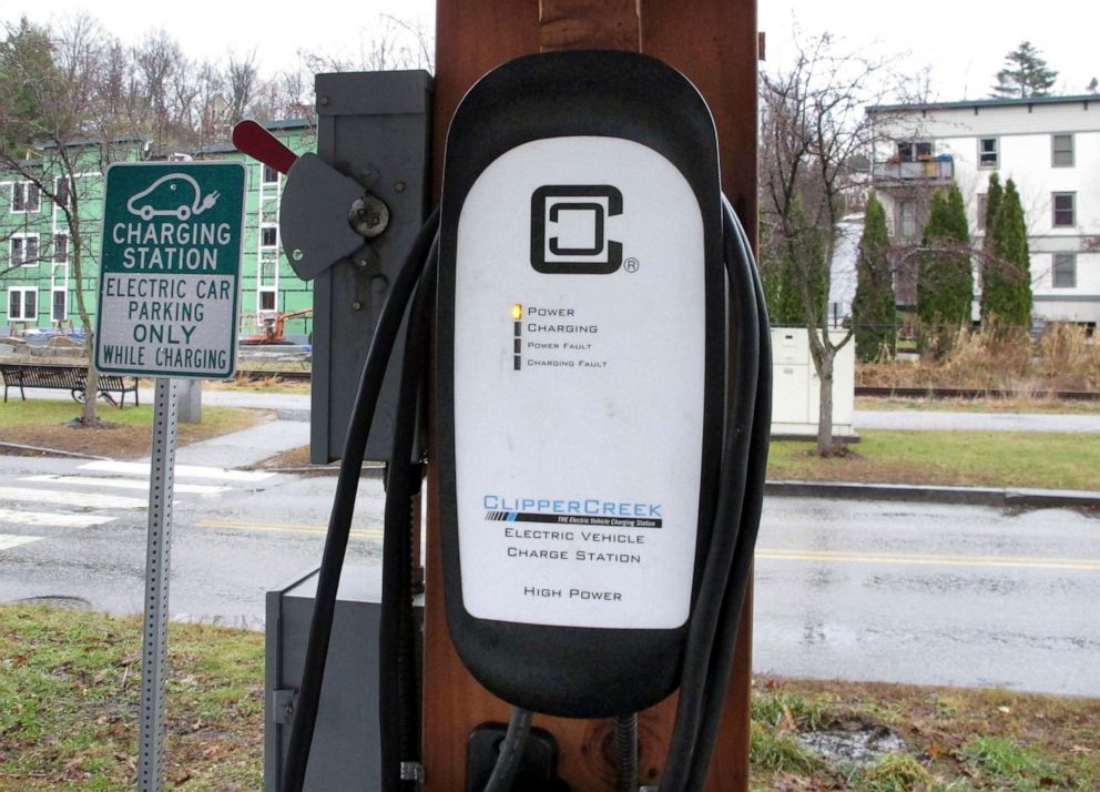 PHOTO: An electric vehicle charging station in Montpelier, Vt., Dec. 1, 2017.
