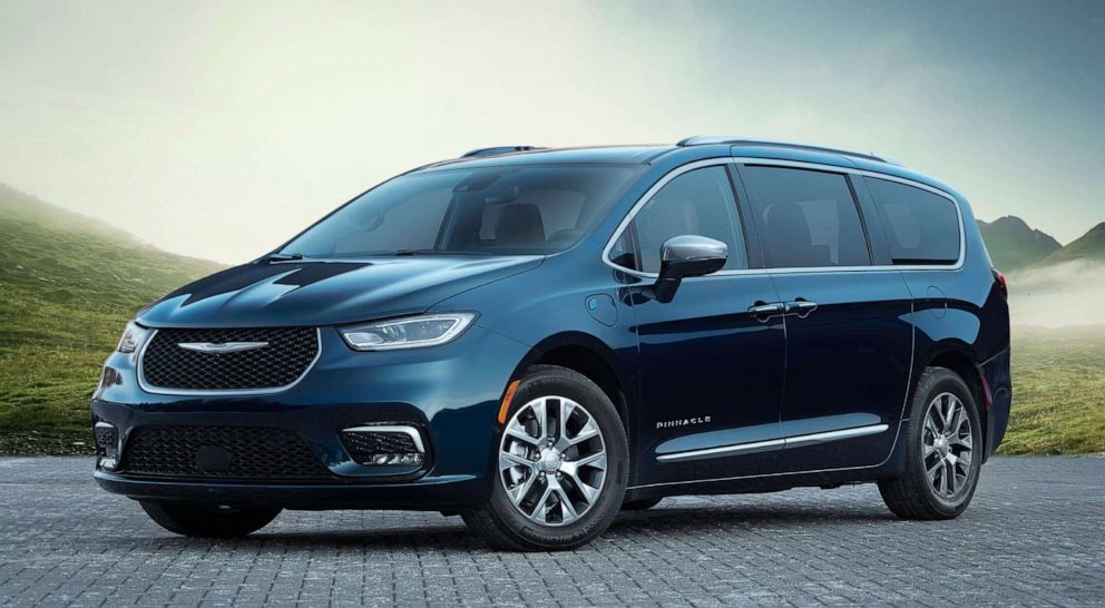 PHOTO: The 2021 Chrysler Pacifica Hybrid Pinnacle.