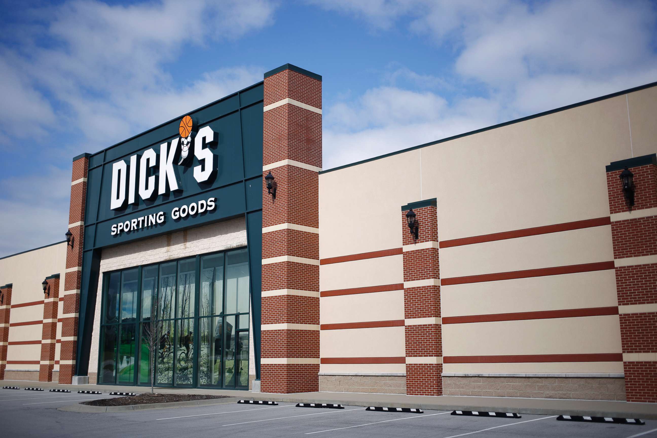 PHOTO: A Dick's Sporting Goods Inc. store is pictures in Frankfort, Ky., March 7, 2018.