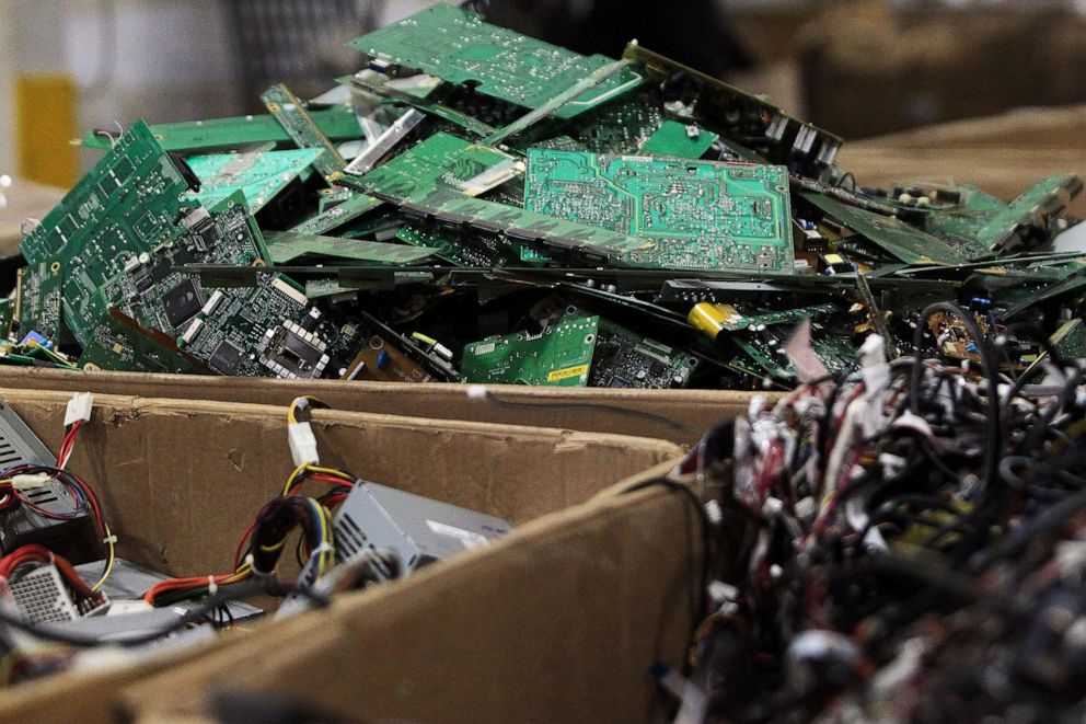 School Chromebooks are creating huge amounts of e-waste - The Verge