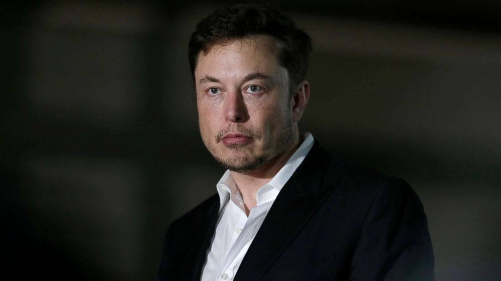 PHOTO: Tesla CEO and founder of the Boring Company Elon Musk speaks at a news conference in Chicago, June 14, 2018.