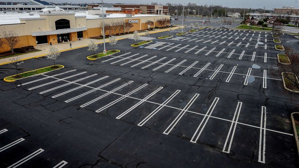 PHOTO: An almost empty parking lot at a shopping mall in Annapolis, Md., after all malls were closed to prevent the spread of coronavirus disease (COVID-19), March 19, 2020.