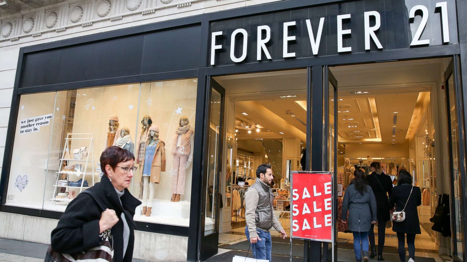 Forever 21 bankruptcy and sale: What does that actually mean? - Vox