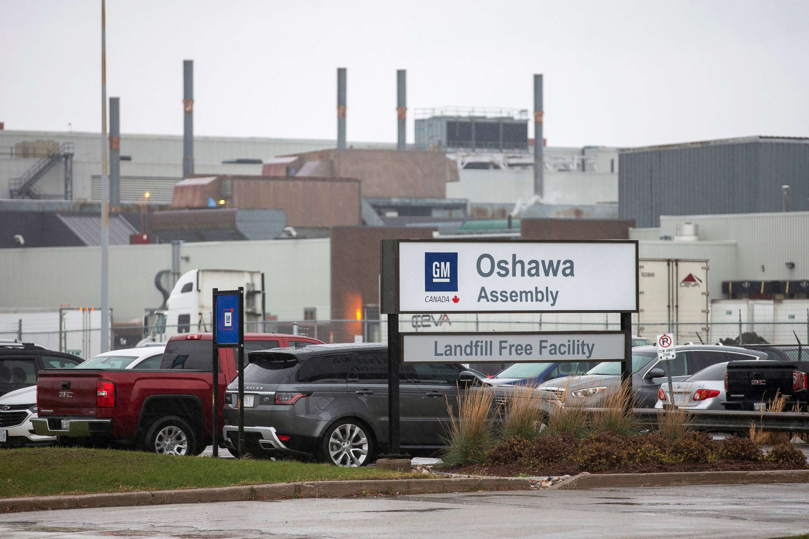 PHOTO: The General Motors assembly plant in Oshawa, Ontario, Canada, Nov. 26, 2018.