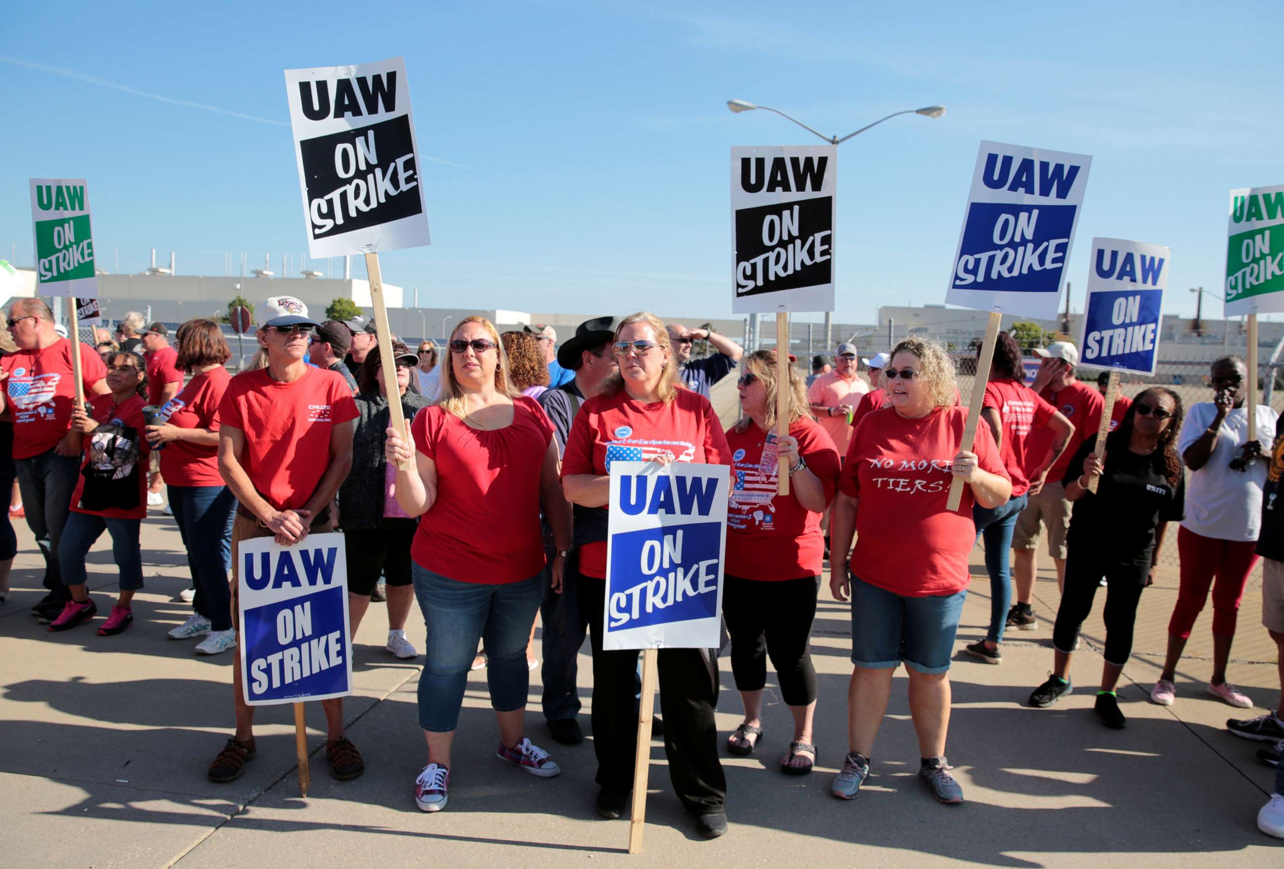 PHOTO: General Motors assembly workers picket outside the shuttered Lordstown Assembly plant during the United Auto Workers (UAW) national strike in Lordstown, Ohio, September 20, 2019.