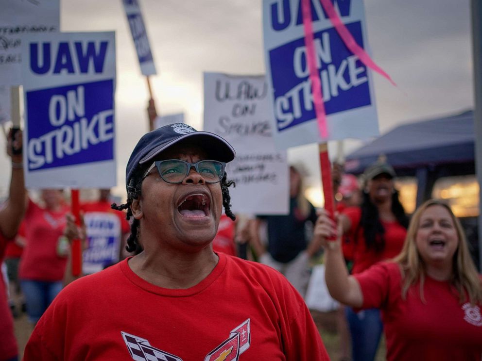 PHOTO: GM team leader Natalie Walker, 56, leads chants as General Motors assembly workers and their supporters protest during the United Auto Workers (UAW) national strike in Bowling Green, K.Y. on Sept. 20, 2019.