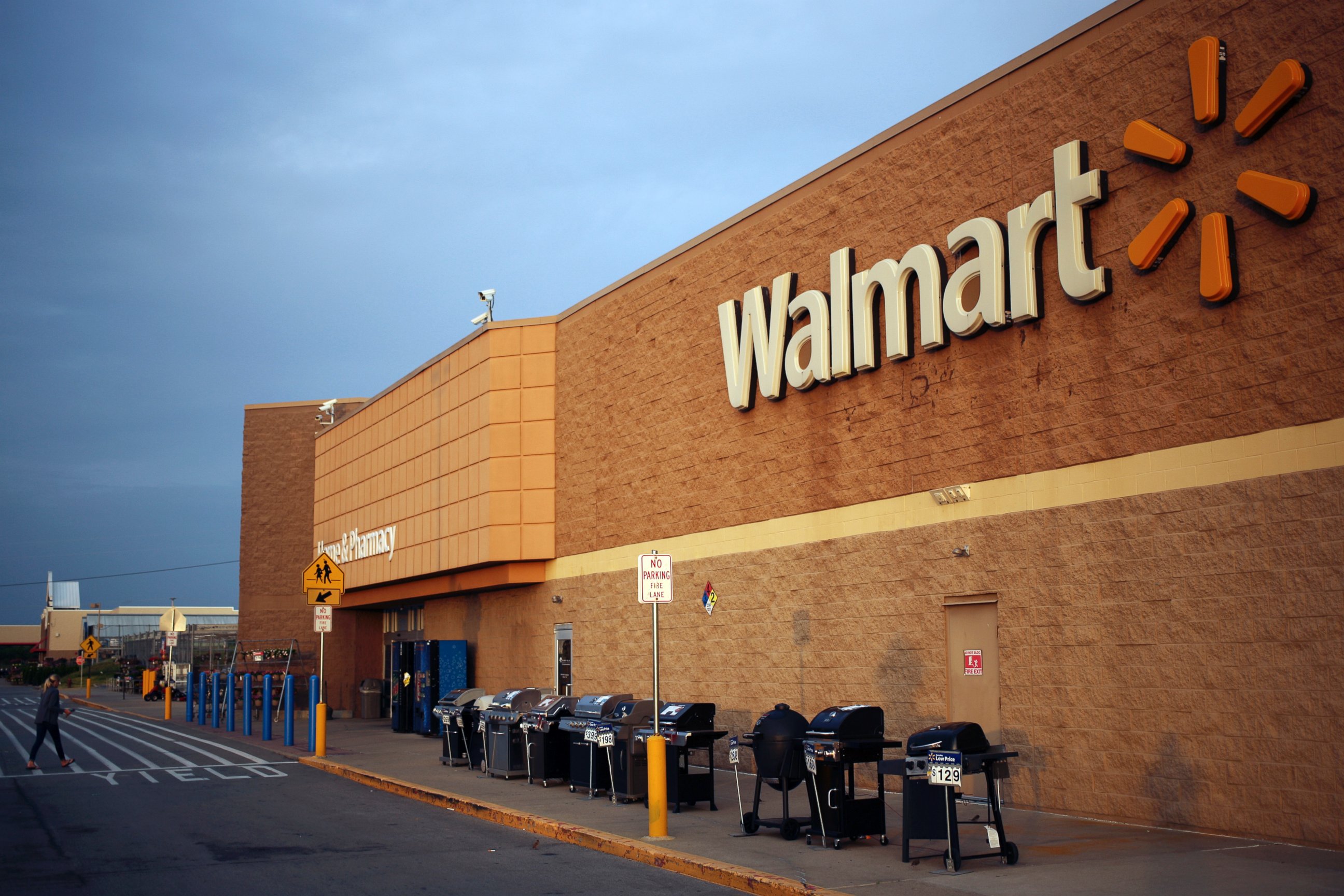 PHOTO: A  Wal-Mart Stores Inc. is seen in this file photo, May 18, 2015 in Shelbyville, Ky. 