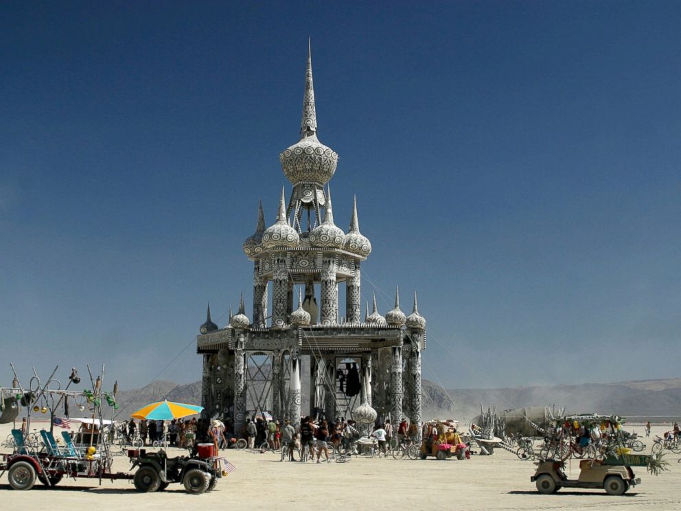 PHOTO:Atmosphere at the 2003 Burning Man festival. Blackrock City, Nev.