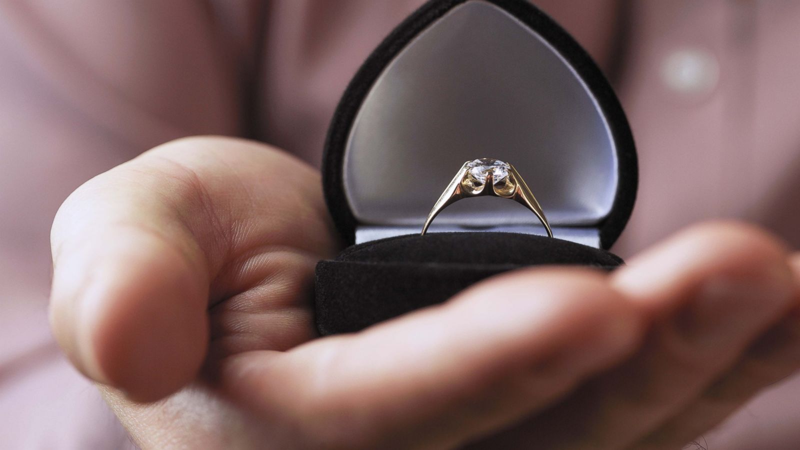 Engagement Ring Box - Hunza Bazar