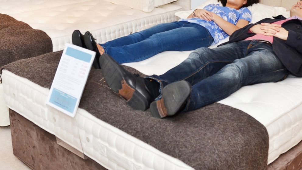 Buying a mattress? We have tips to help navigate showrooms featuring fictional prices, warranties with lots of wiggle room, and deliberate brand confusion.
