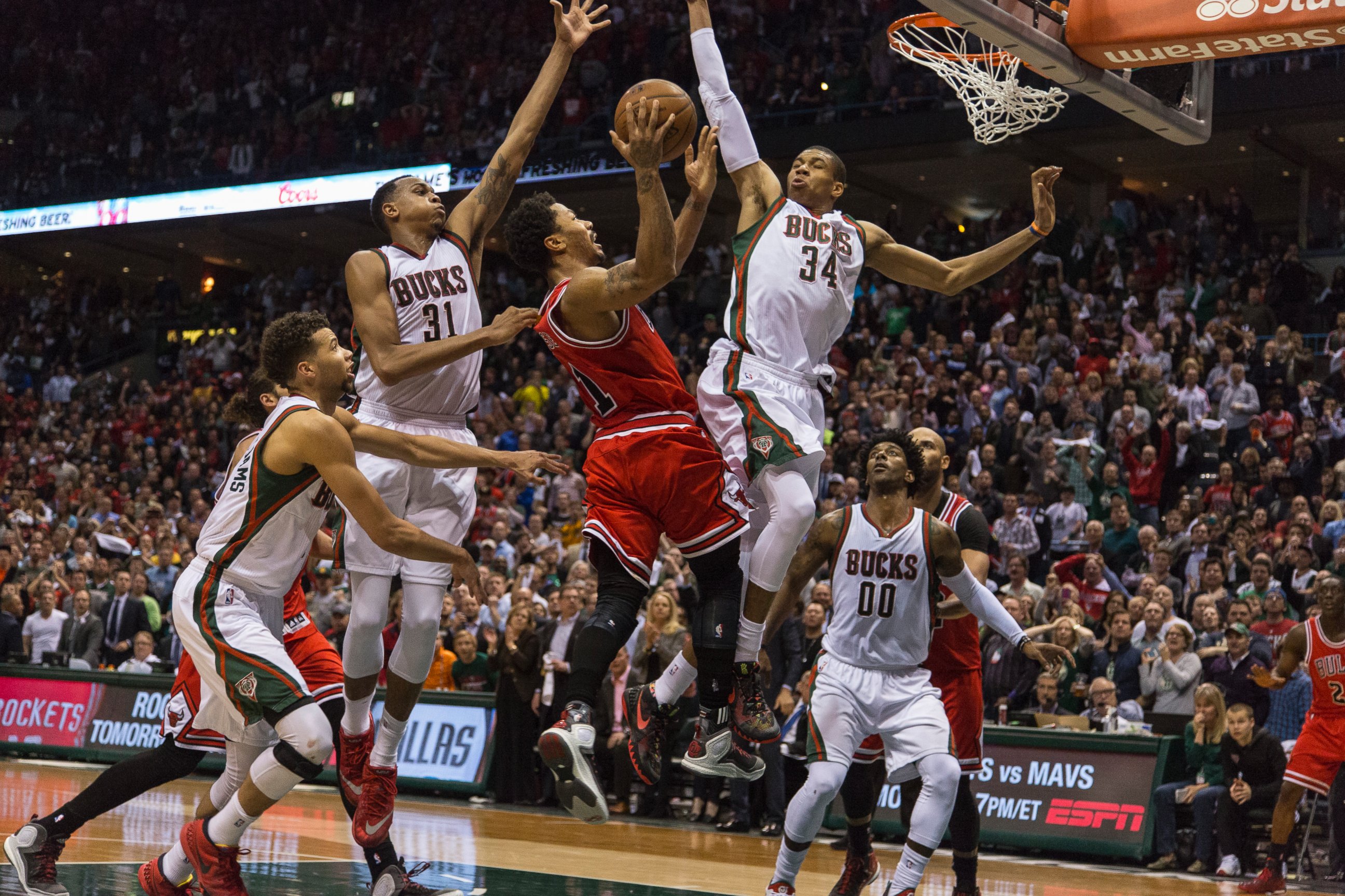 PHOTO: Derrick Rose of the Chicago Bulls shoots against guard Giannis Antetokounmpo #34 of the Milwaukee Bucks during game three of the NBA Playoffs, April 23, 2015 in Milwaukee, Wis.  