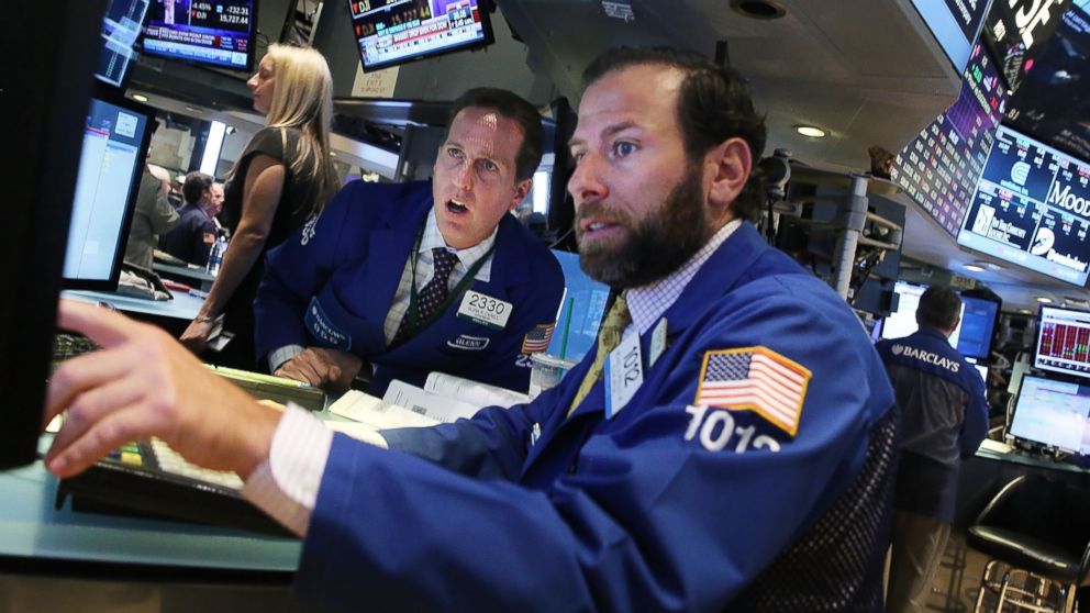 Dow Plummets Amid Global Sell-Off, Falls 1,000 Points After Opening ...