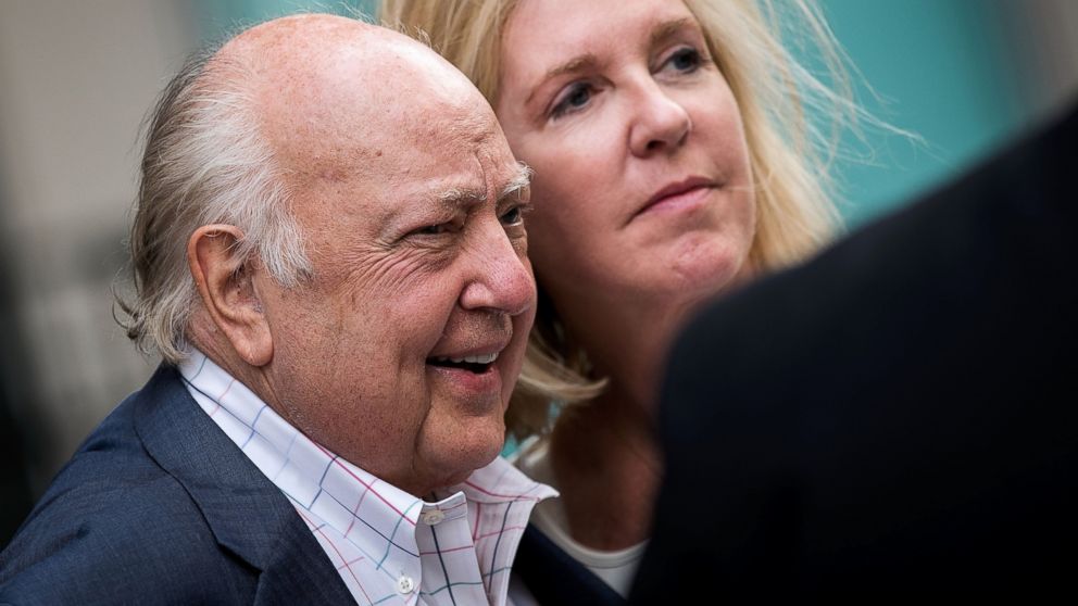 PHOTO: Fox News chairman Roger Ailes walks with his wife Elizabeth Tilson as they leave the News Corp building, July 19, 2016 in New York.