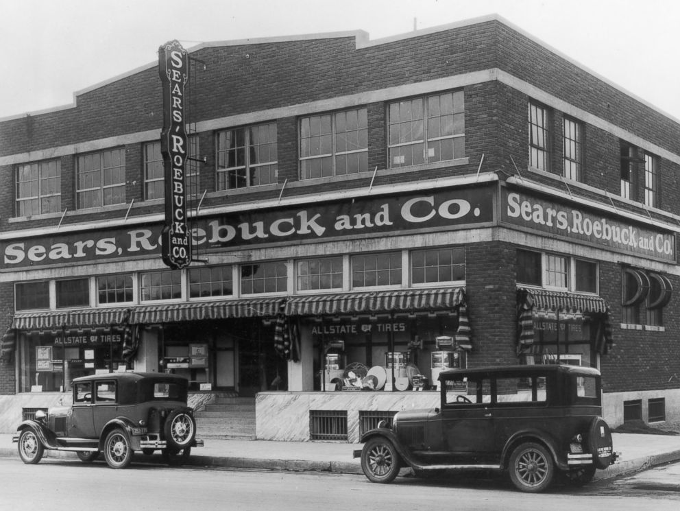 PHOTO: The storefront of a Sears, Roebuck and Co. store is seen in El Paso, Texas, circa 1940.