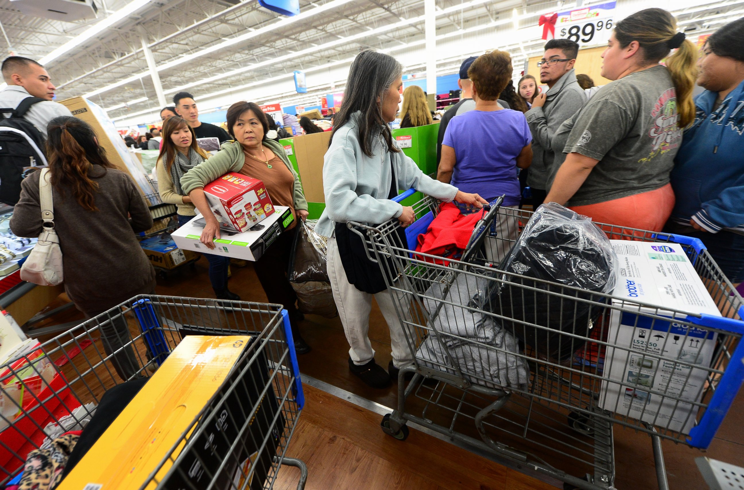 PHOTO: People get an early start on Black Friday shopping deals at a Walmart Superstore on Nov. 22, 2012 in Rosemead, Calif.