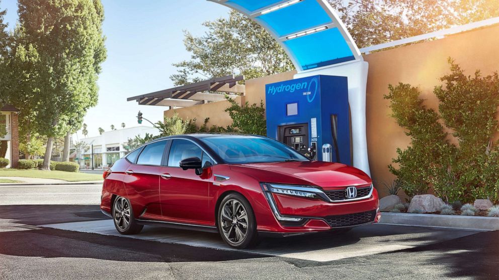 PHOTO: The 2021 Honda Clarity Fuel Cell has an EPA range rating of 360 miles on a full tank of hydrogen.