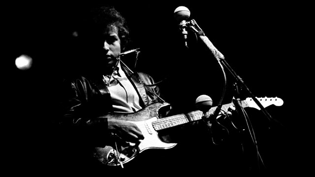 First Electric Guitar Bob Dylan Played Live May Be in New Jersey Woman ...