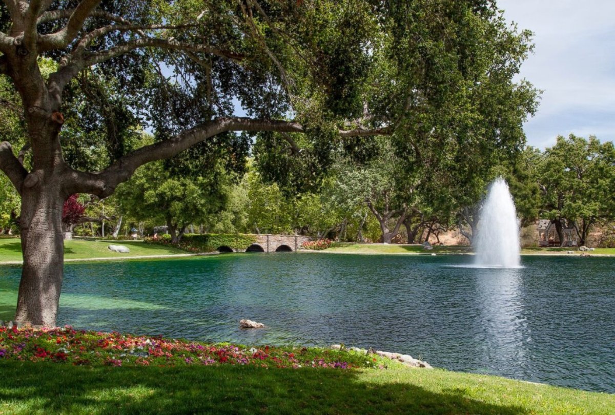 PHOTO: Colony Capital, a real estate investment firm, is selling "Sycamore Valley Ranch" for $100 million.