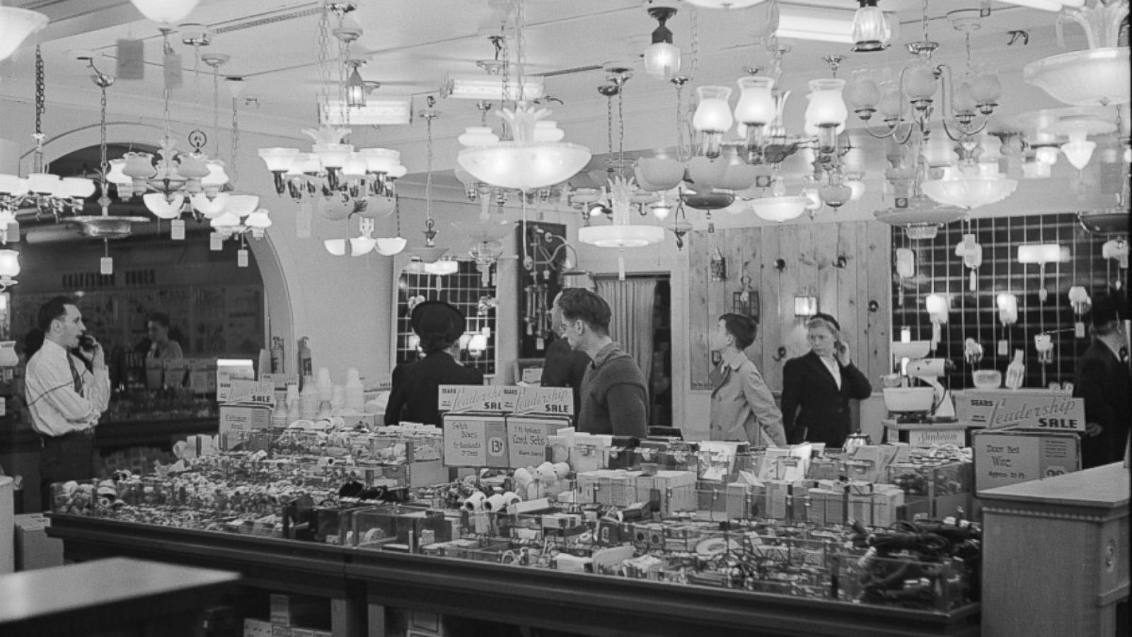 Sears' Glory Days Before It Began Bleeding Money - ABC News