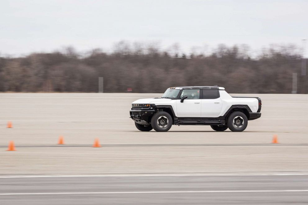 PHOTO: 2022 GMC Hummer EV