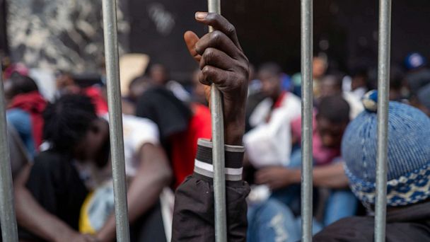 Top CEOs call on Biden administration to address migrant influx in New ...