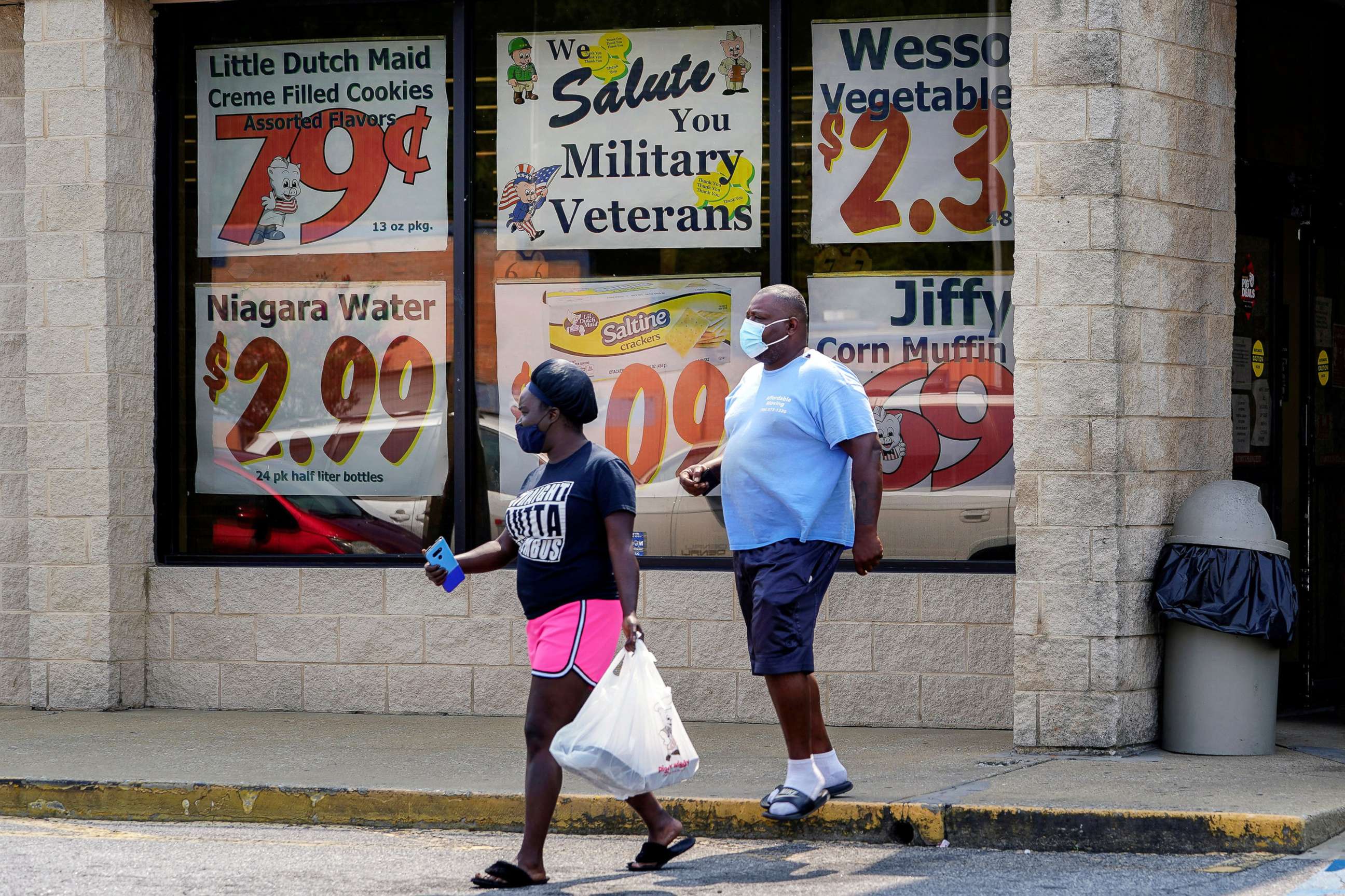 PHOTO: Shoppers leave a Piggly Wiggly supermarket in Columbus, Ga., Sept. 8, 2020. 