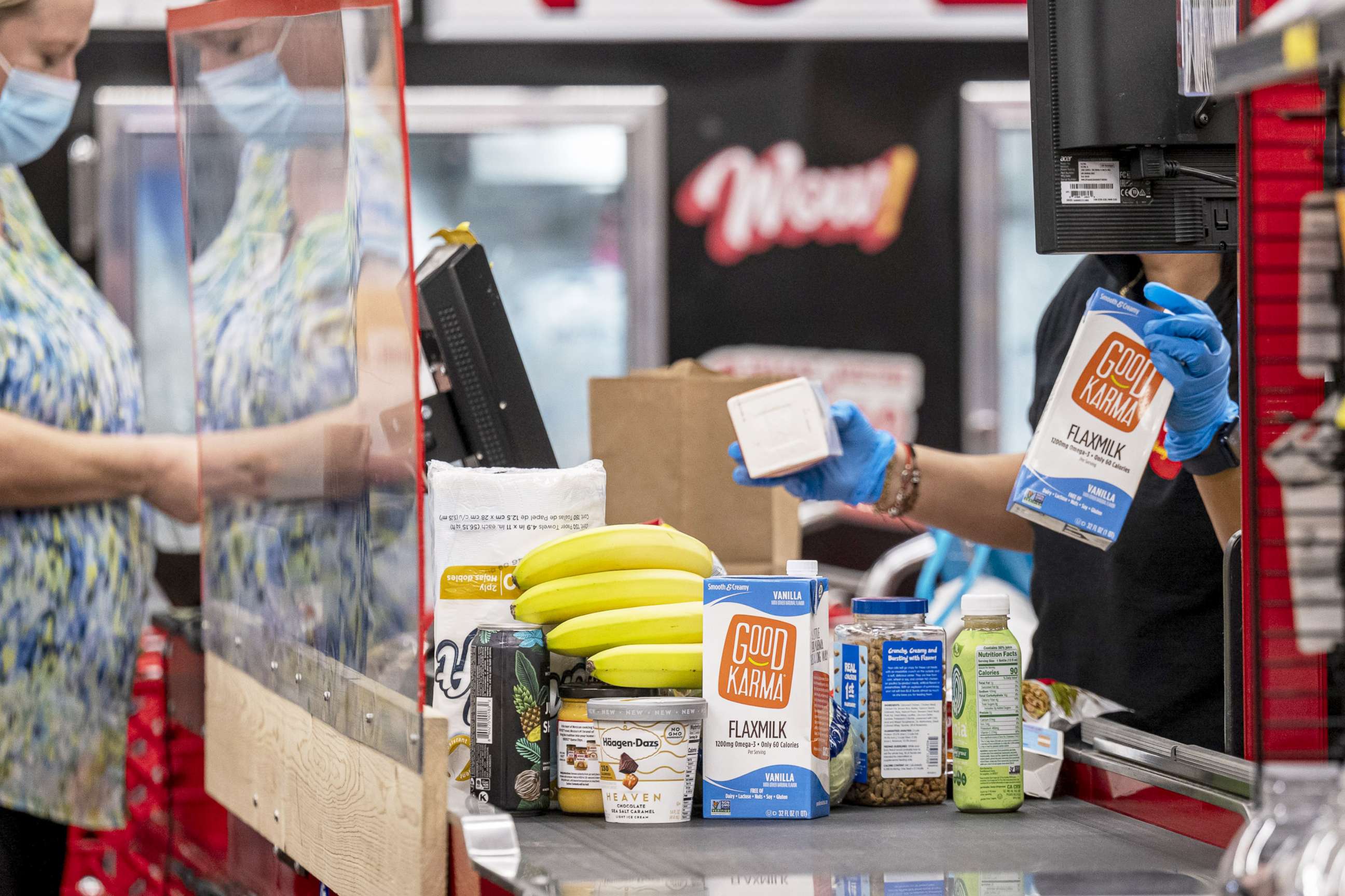 PHOTO: A customer checks out at a grocery store in San Francisco, Nov. 11, 2021. 