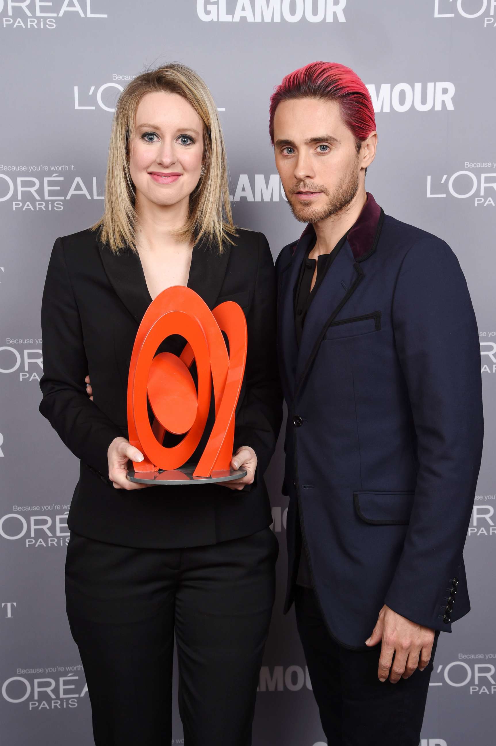 PHOTO: Honoree Elizabeth Holmes poses backstage with her award and actor Jared Leto at the 2015 Glamour Women Of The Year Awards at Carnegie Hall, Nov. 9, 2015, in New York. 
